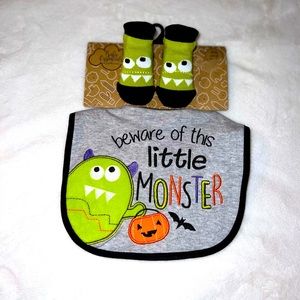 🎃 Baby monster socks and bib set